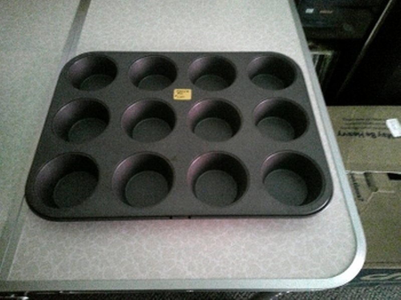(image for) Cupcake Pan (Gray)