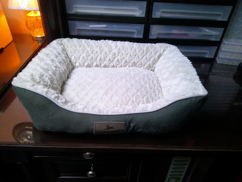 (image for) Cat Bed (Green & White)